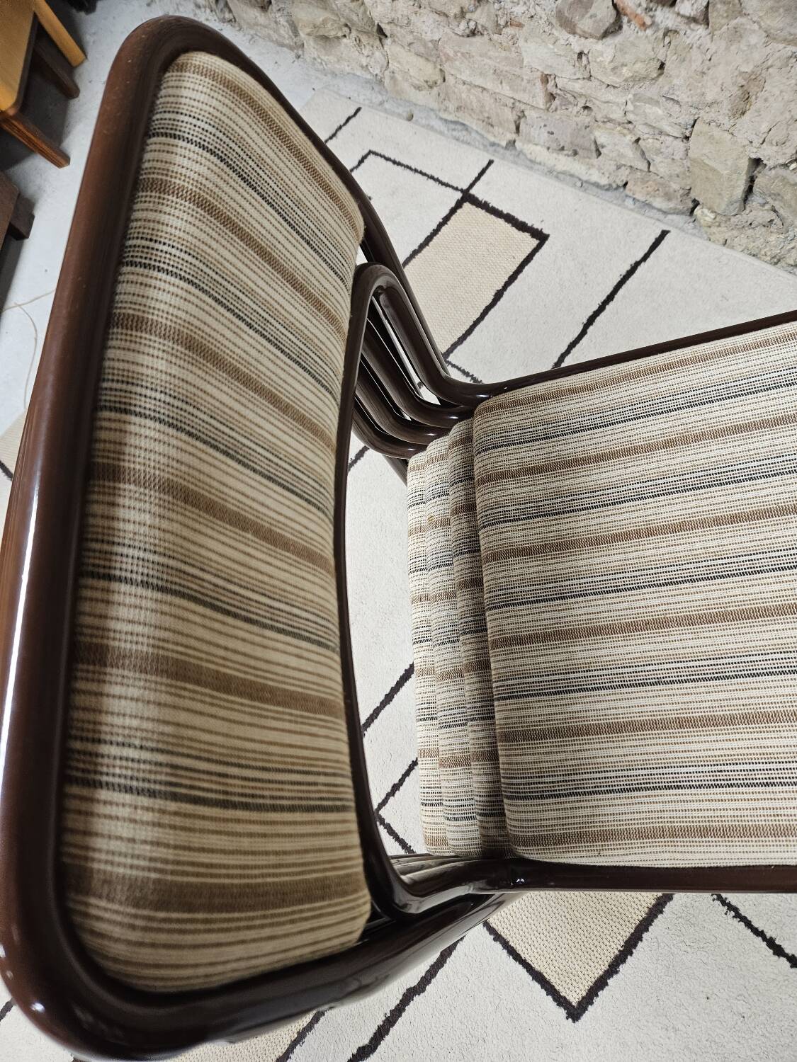 Set of 4 vintage stackable chairs 1980