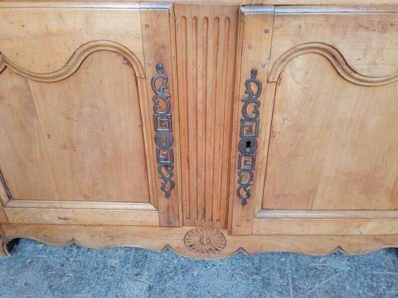 Regional buffet from the 18th century in blond cherry