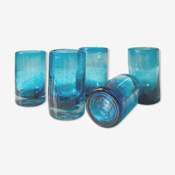 Lot de cinq verres bleus