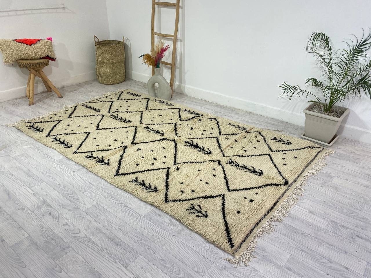 Handmade moroccan berber carpet 254 x 150 cm