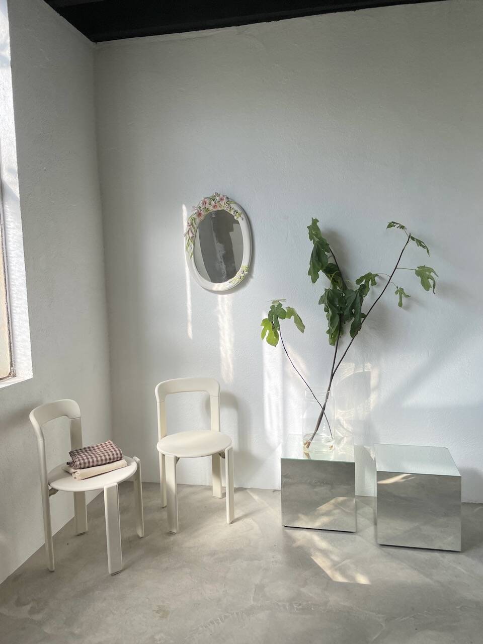 Italian style ceramic flower mirror