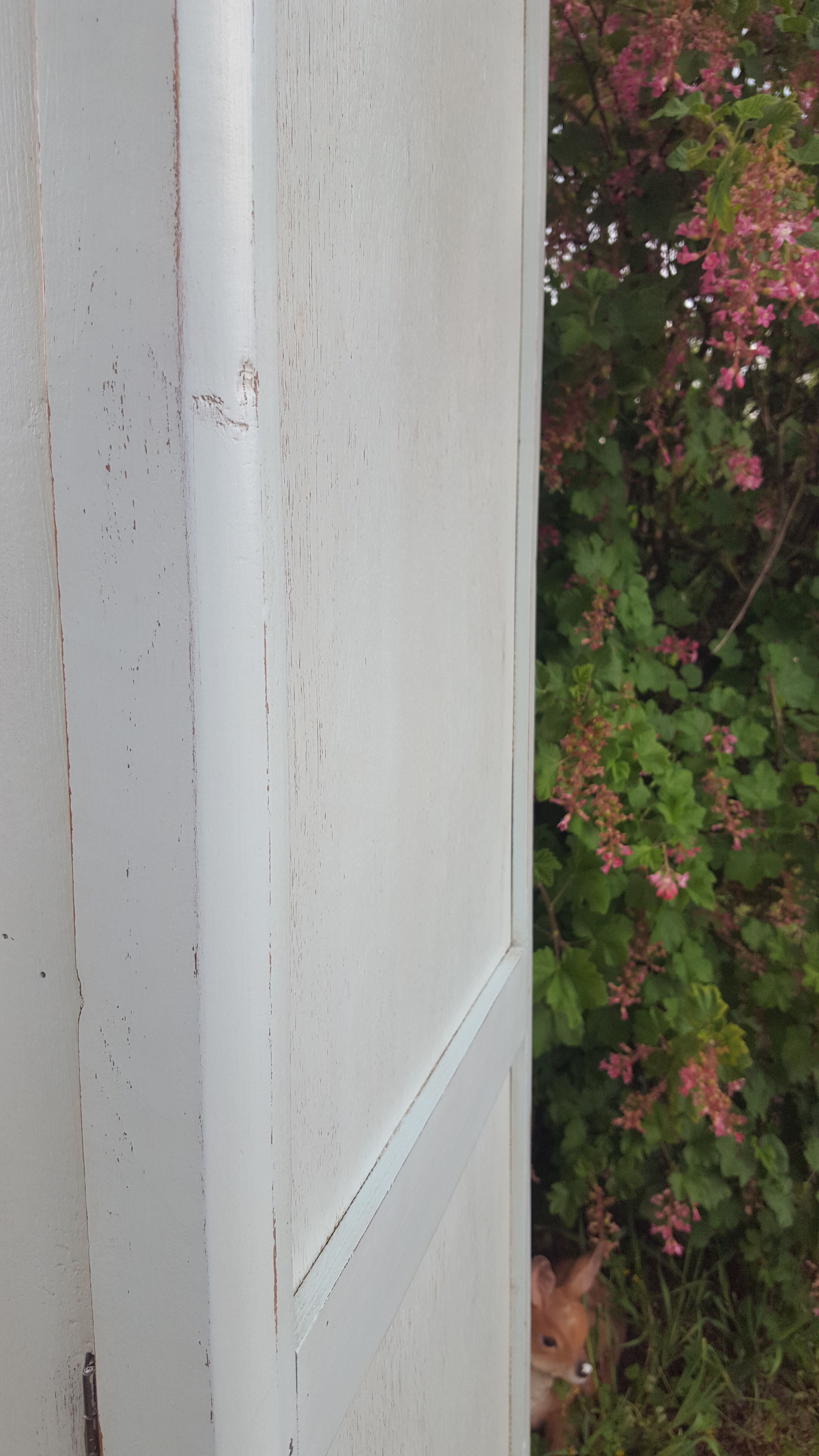 Mint-coloured parisian wardrobe