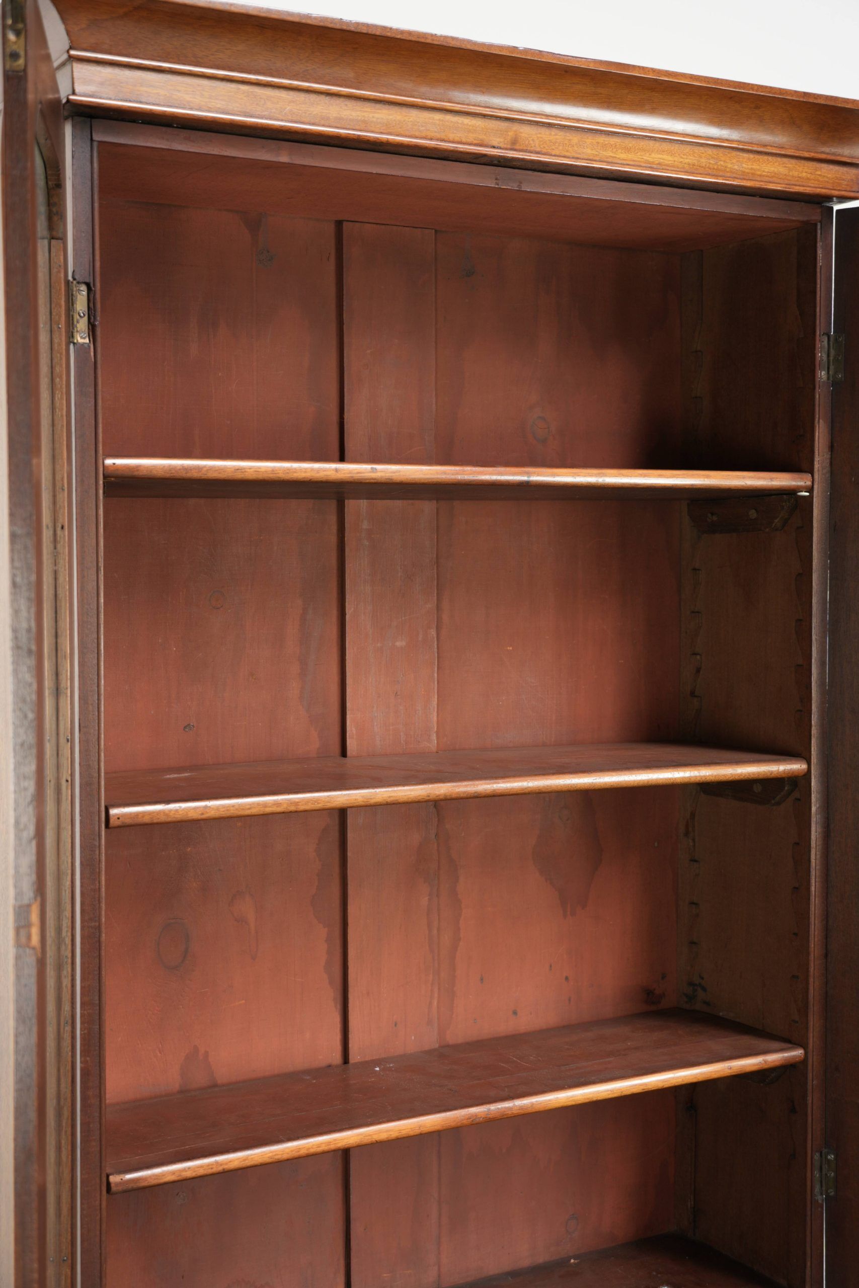 Antique English bookcase / display cabinet from the 19th century