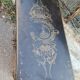 Meuble chinois ouvrant à 2 portes laque noire et pierres dures