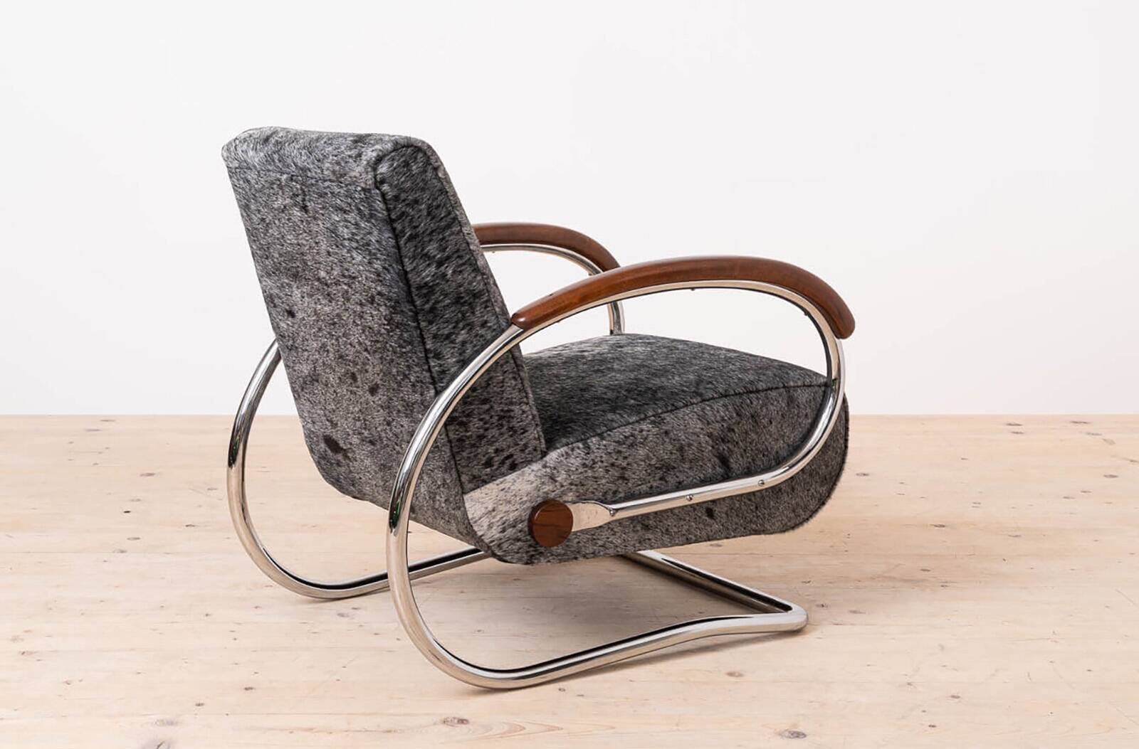 Iconic Armchair Model H221 designed by Jindřich Halabala for UP Závody