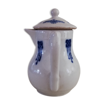 Milk jar and its Saint-Uze lid