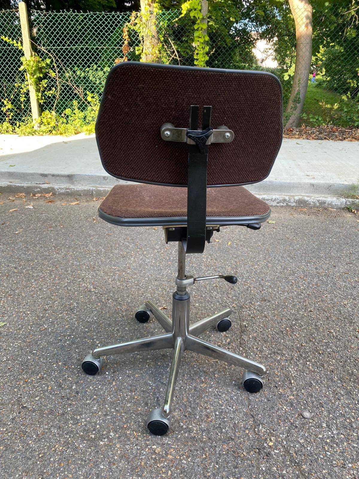 Chaise de bureau scandinave vintage pivotante 1980 daim marron