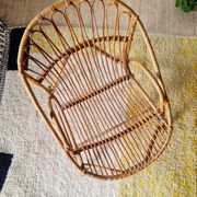 Fauteuil corbeille vintage en rotin – années 60