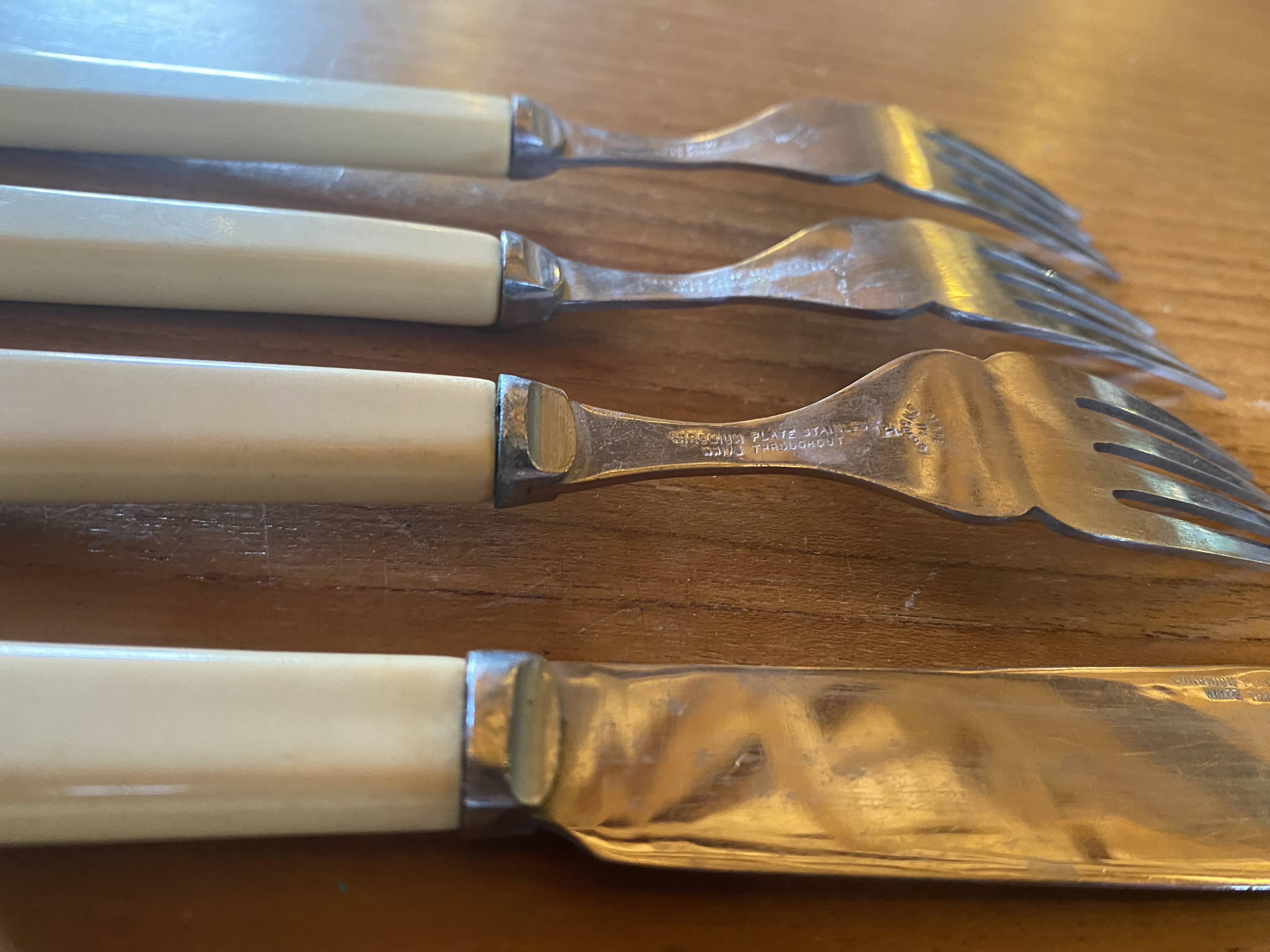 Bakelite fish cutlery from the 1930s