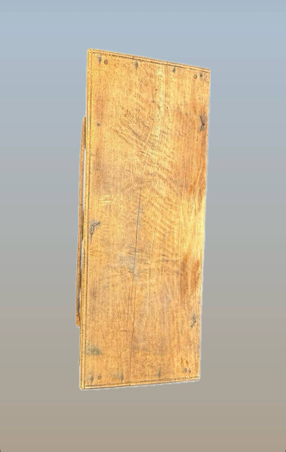 Magnifique coffre de mariage ancien en bois sculpté