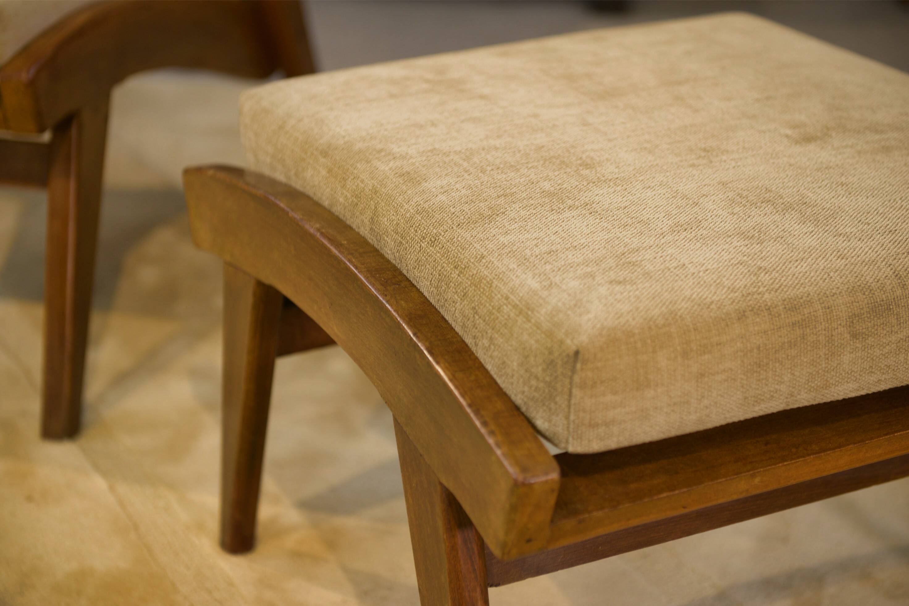 Fauteuil scandinave et deux ottomans 1960’s