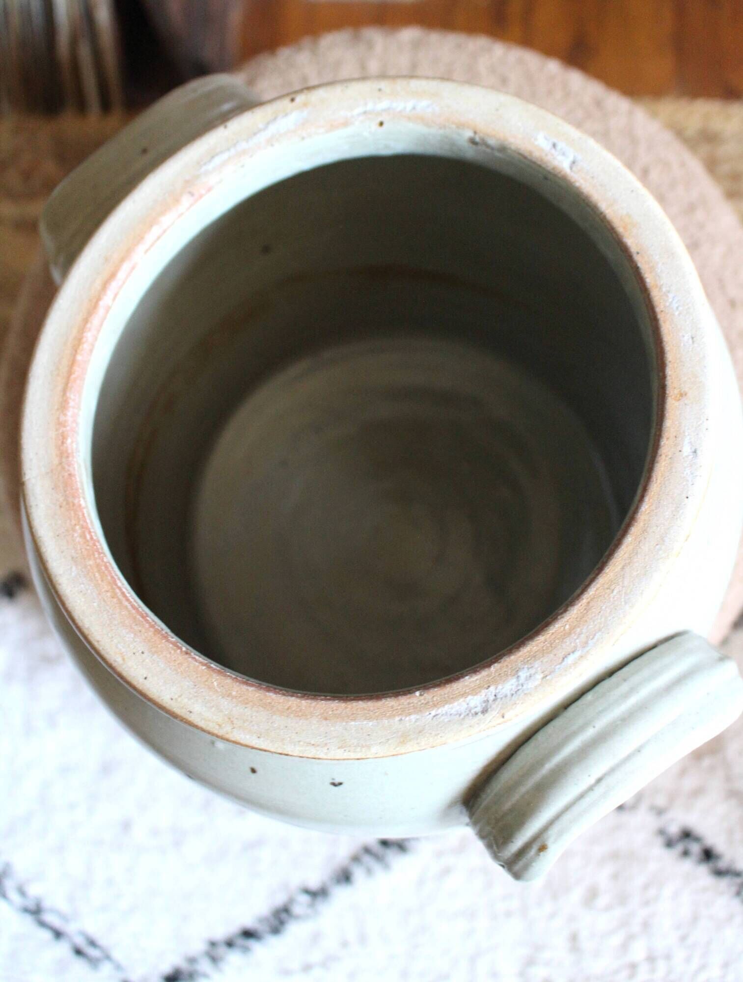 Large vase glazed stoneware in greige.