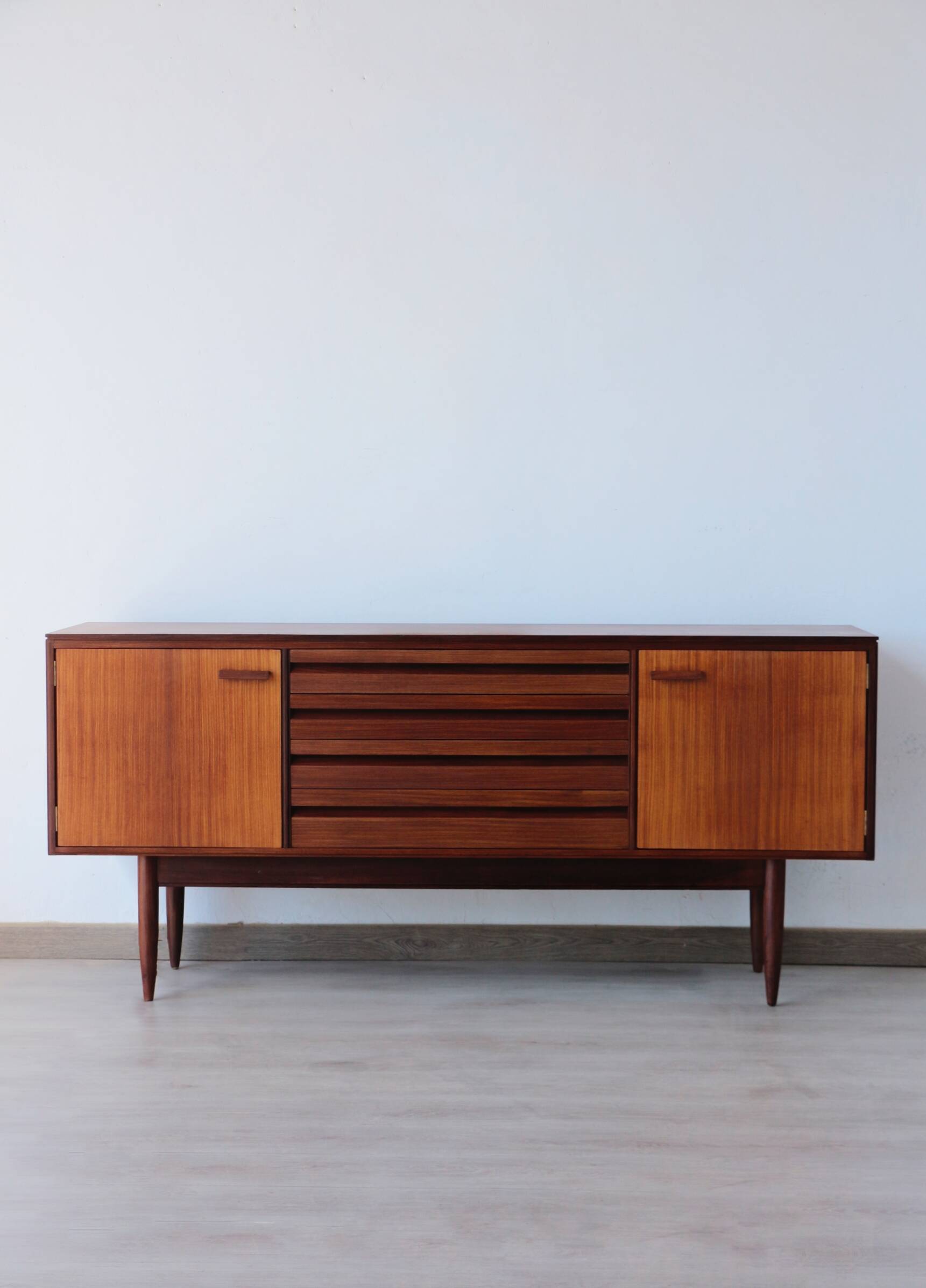 British modernist enfilade White & Newton | Iconic design