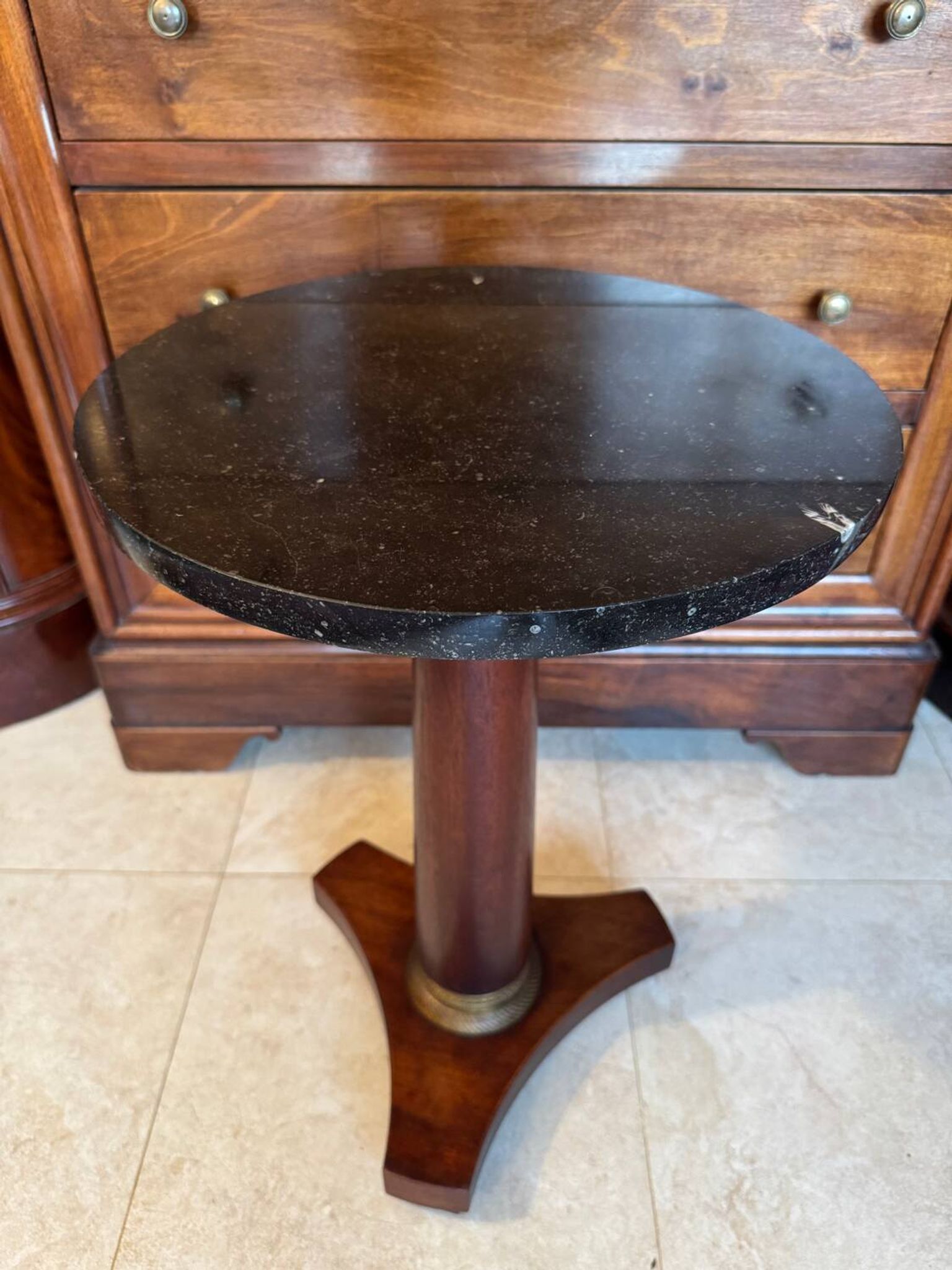 Empire style gueridon in mahogany, beautiful anthracite marble (traces of wear).