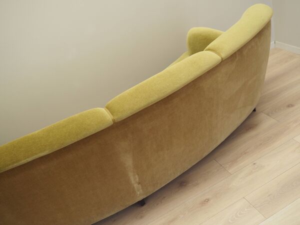 Canapé en velours vert, design danois, années 1960, production : Danemark