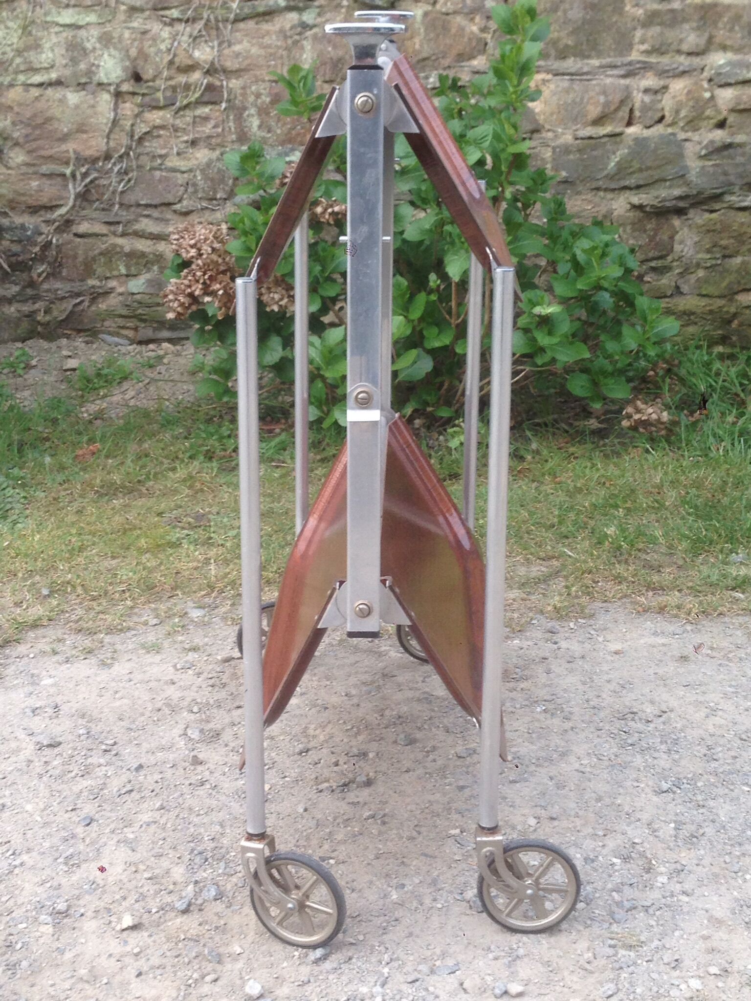 Table serves folding, on wheels Textable Levallois Perret brand