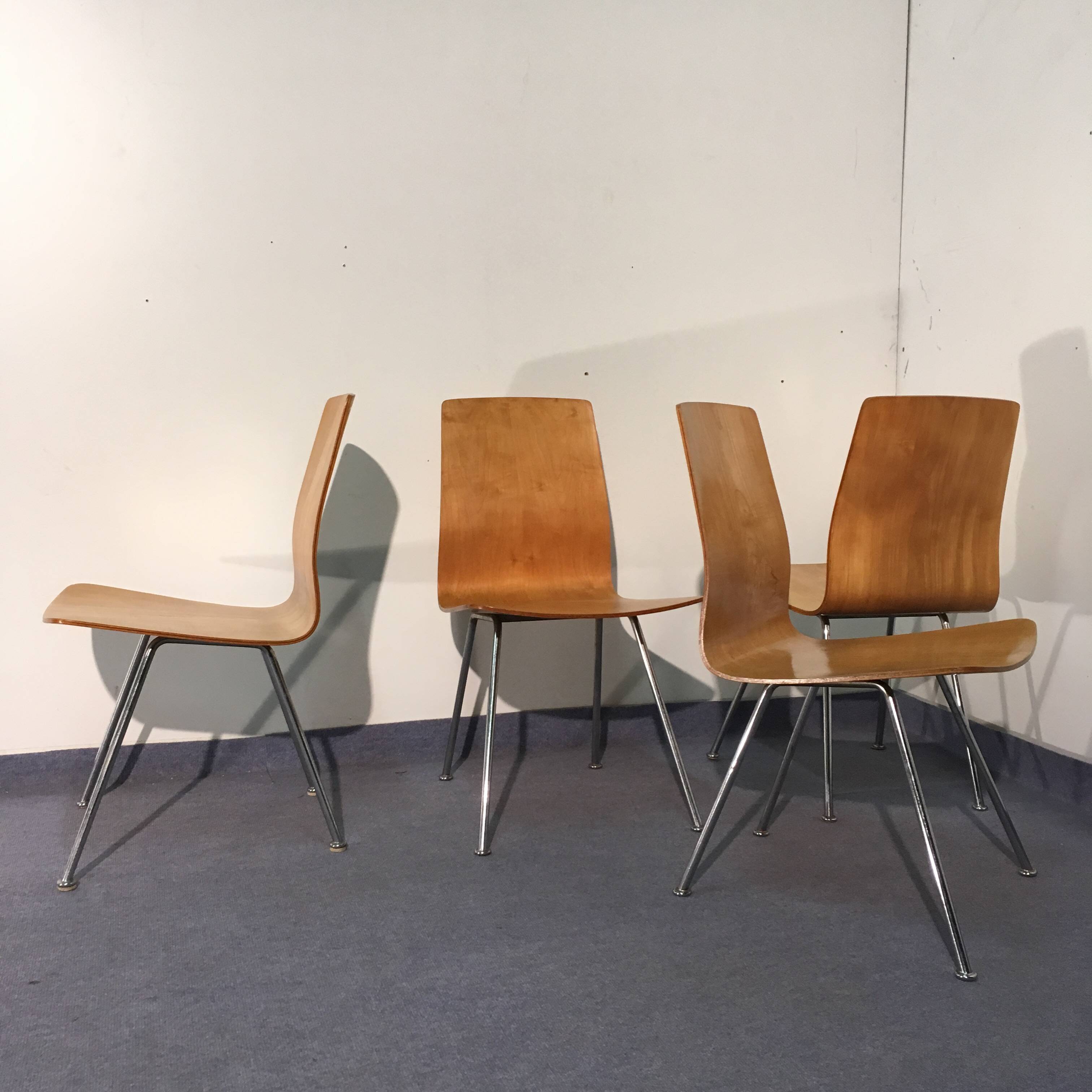4 Swiss modernist chairs, moulded plywood and metal – circa 1960