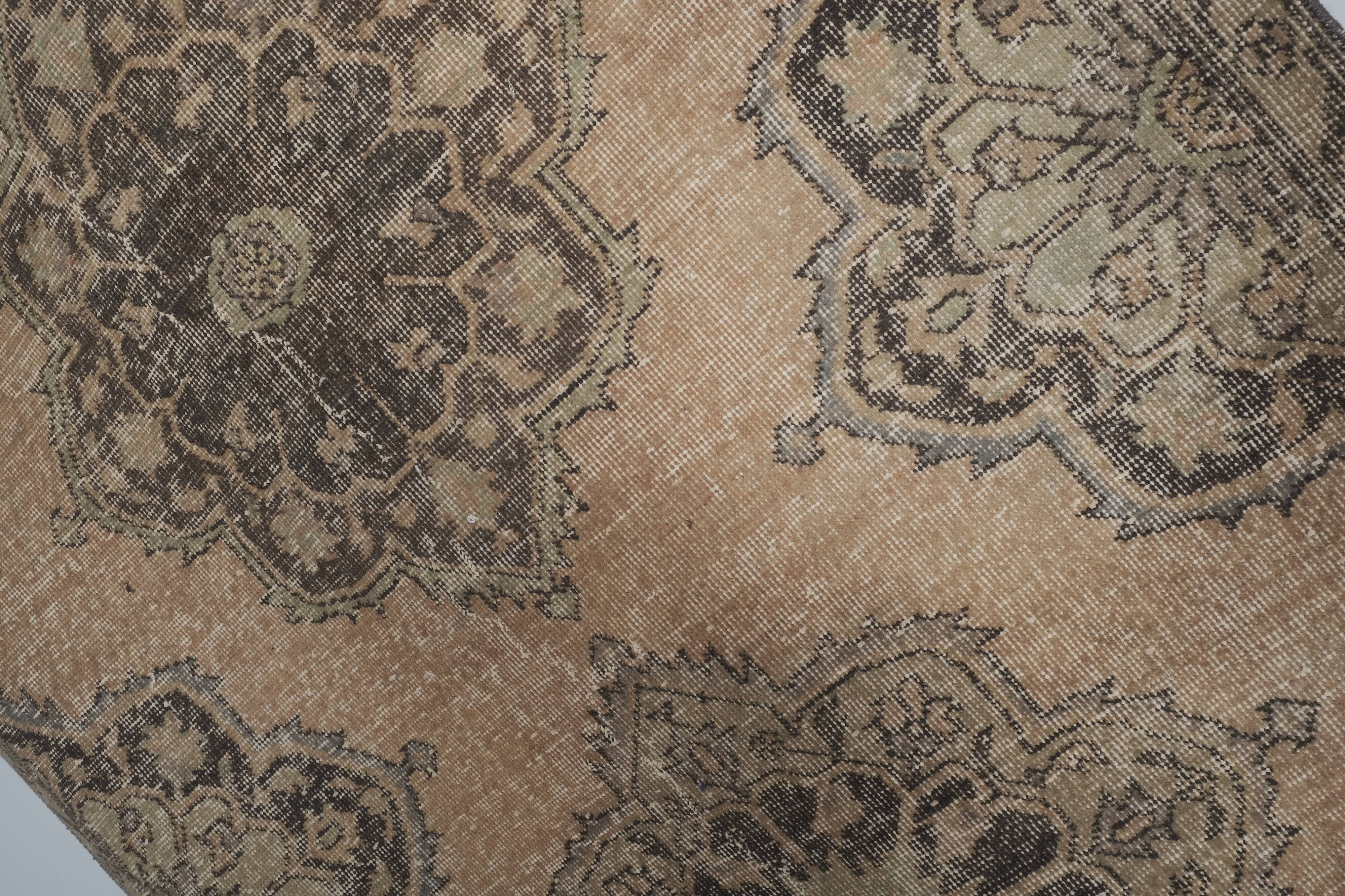 Vintage Turkish rug from Oushak, hand-woven 115x383 cm