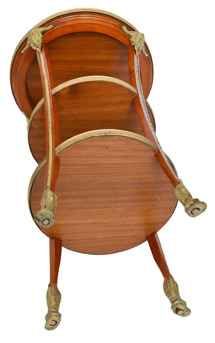 Gueridon with ram's head decoration