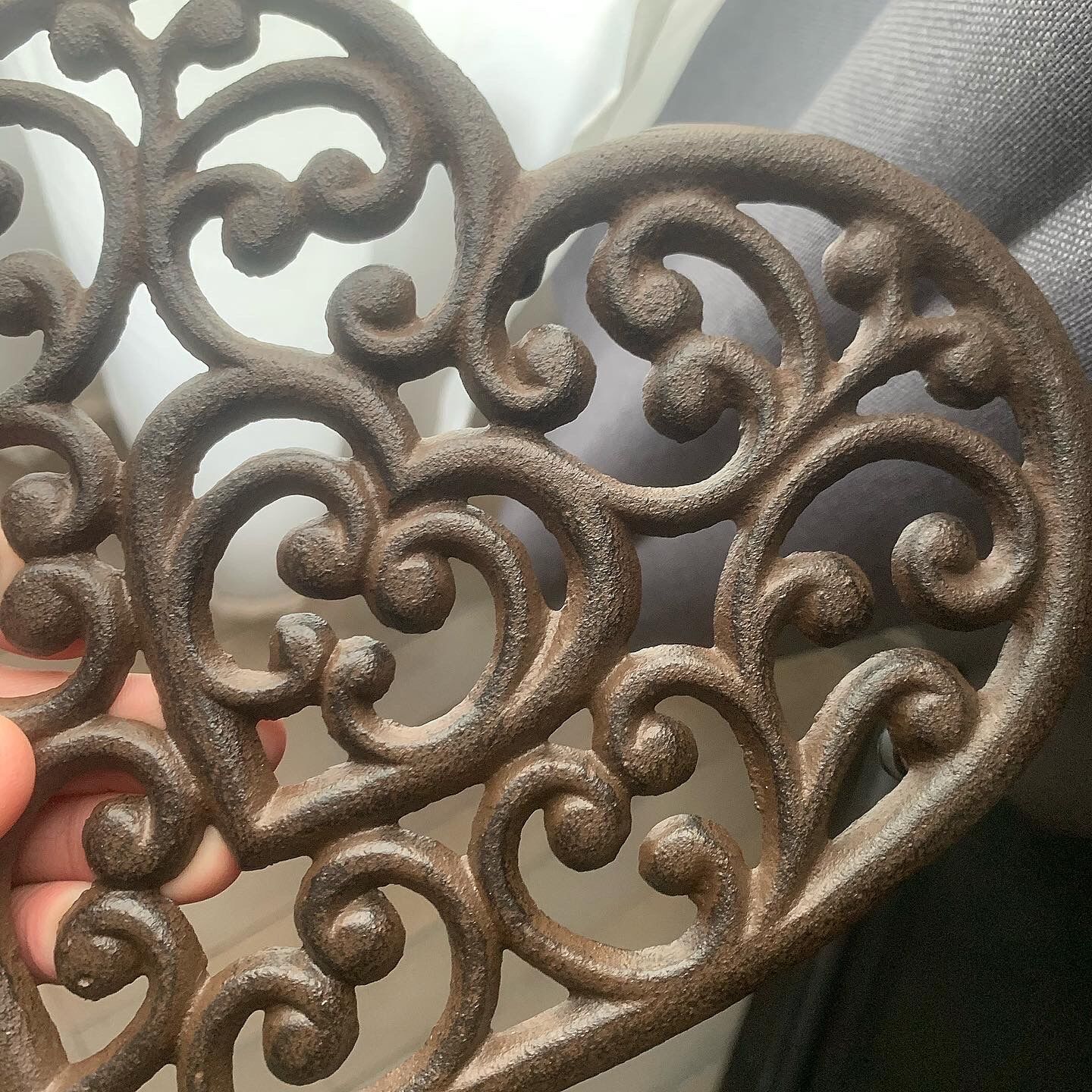 Cast iron heart trivet