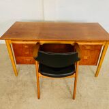 Vintage Danish desk in teak and oak by Børge Mogensen for Søborg Møbelfabrik, 1960s.