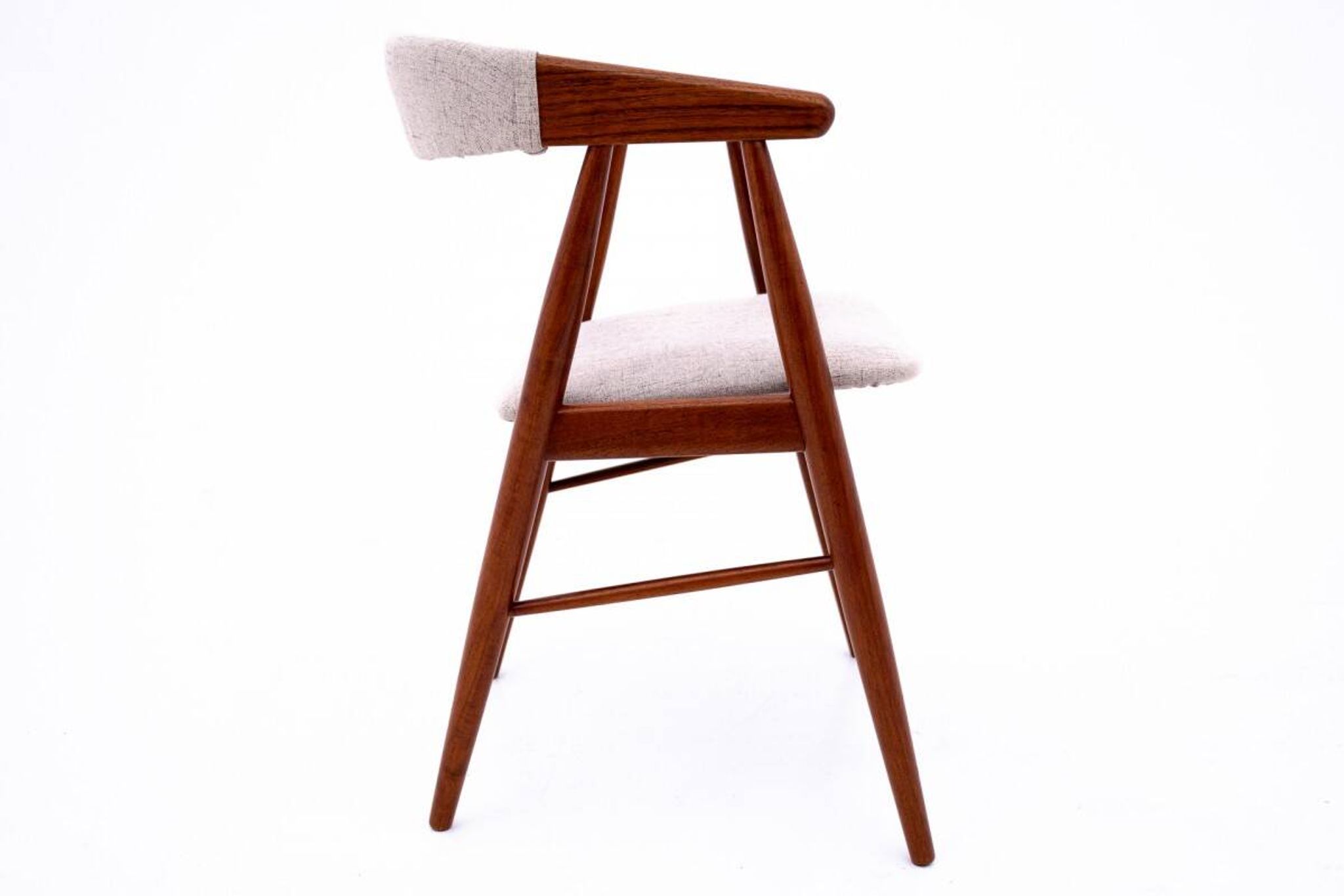 Chairs designed by Ejner Larsen & Aksel Bender Madsen, Denmark, 1960s. After renovation.