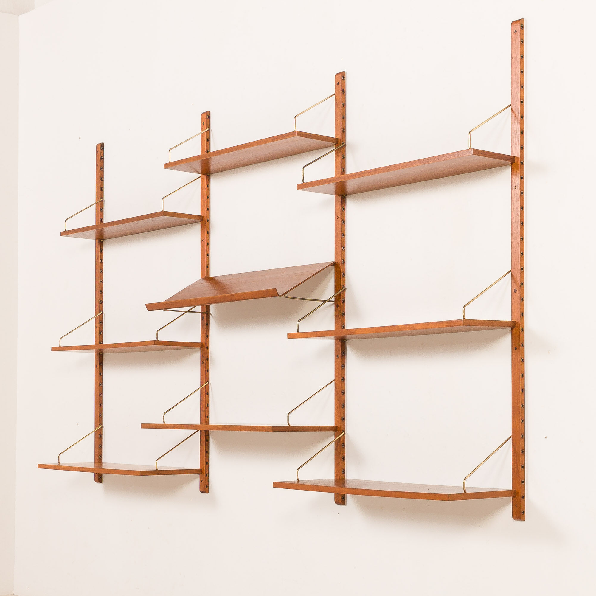 Poul Cadovius Royal shelving unit in teak, 1960s