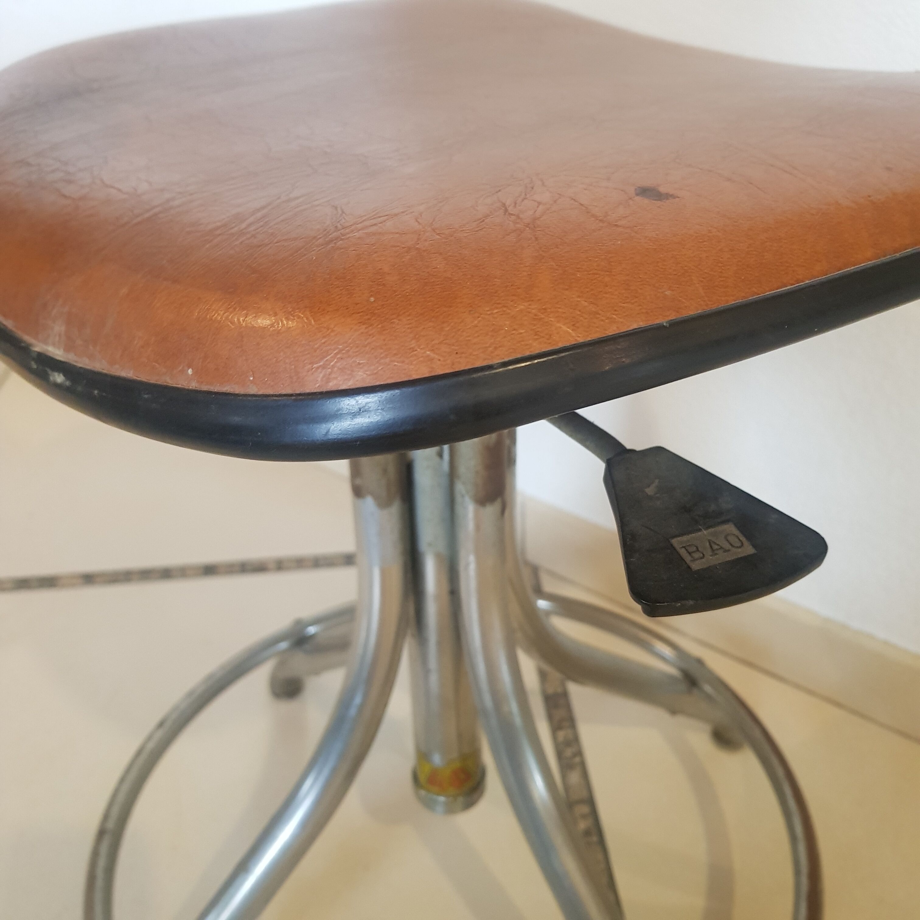 Workshop tabouret in skai