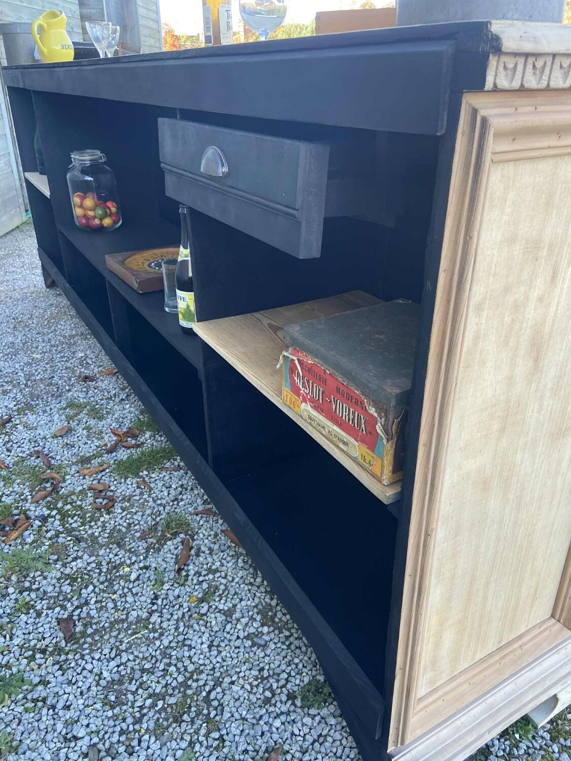 Bar / comptoir en bois brut