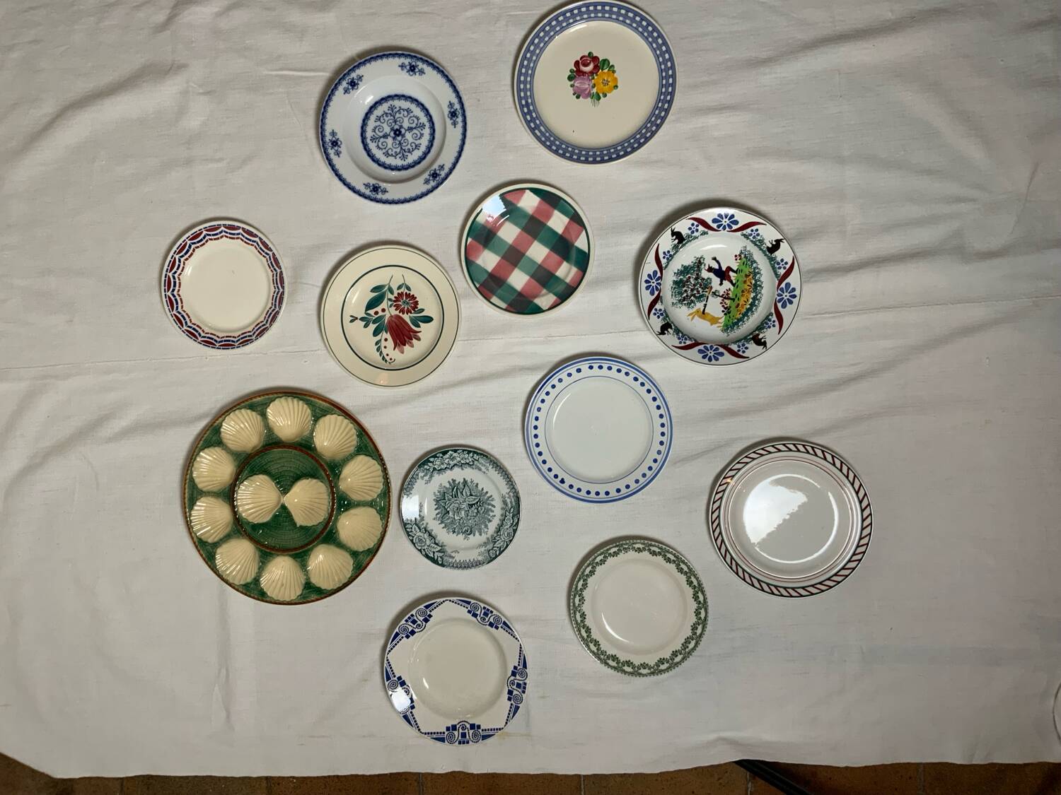 Set of 12 plates