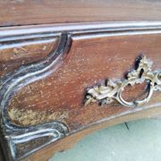 Commode galbée style Louis XVI