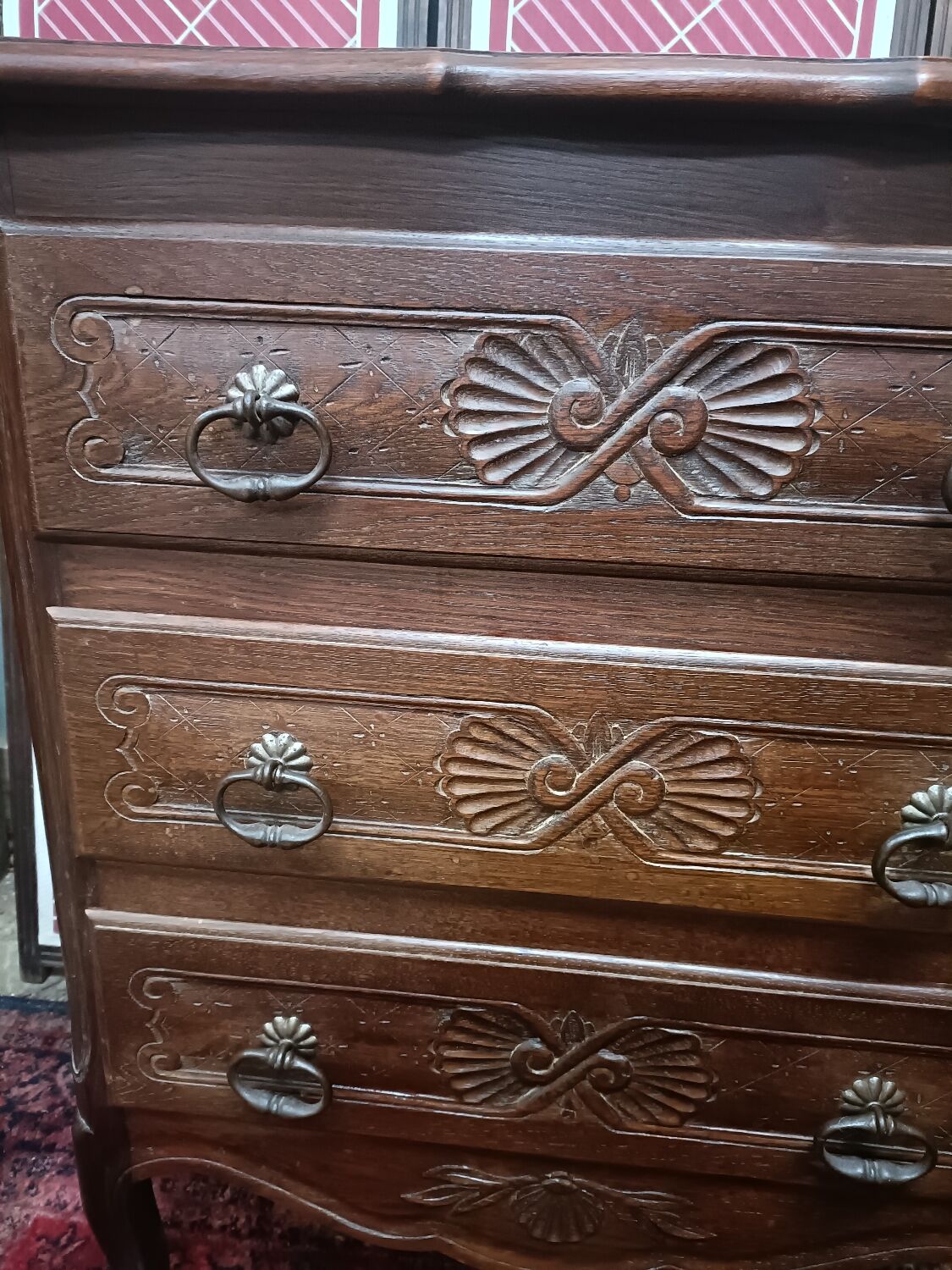 Chest of drawers in solid Louis XV style beautiful condition