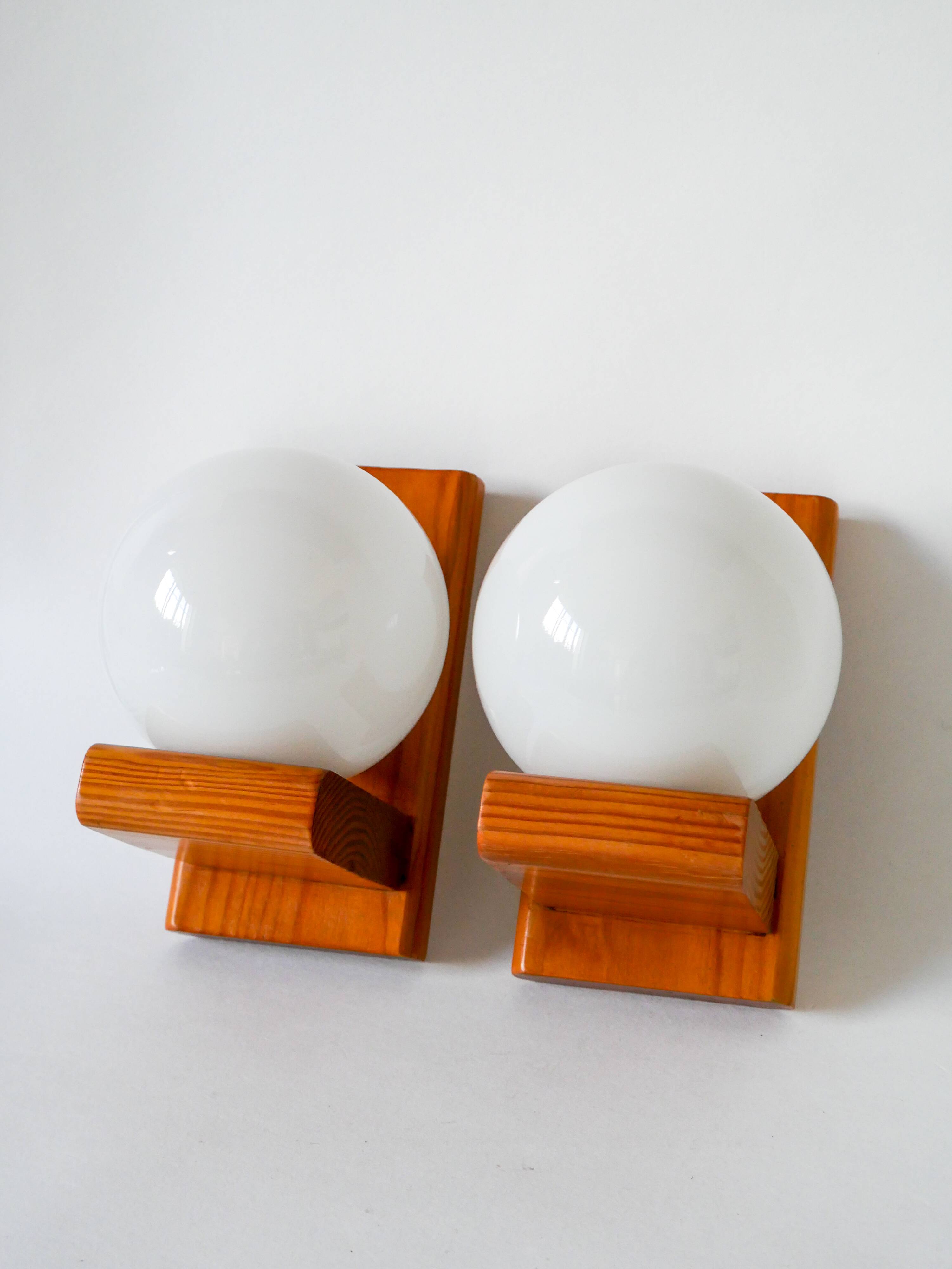 Pair of opaline ball wall lights and pine support 1980
