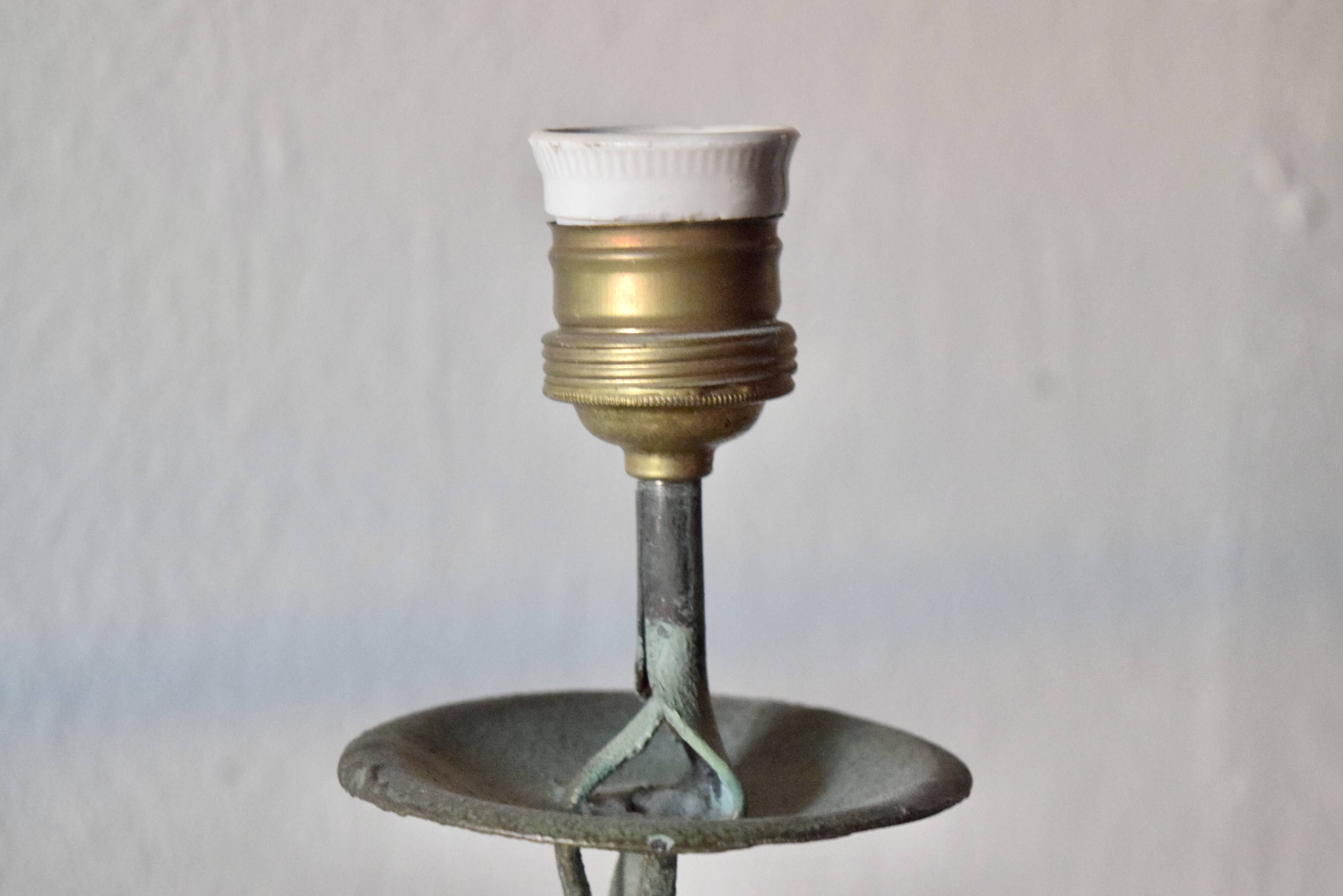 Ancien lustre en fer forgé