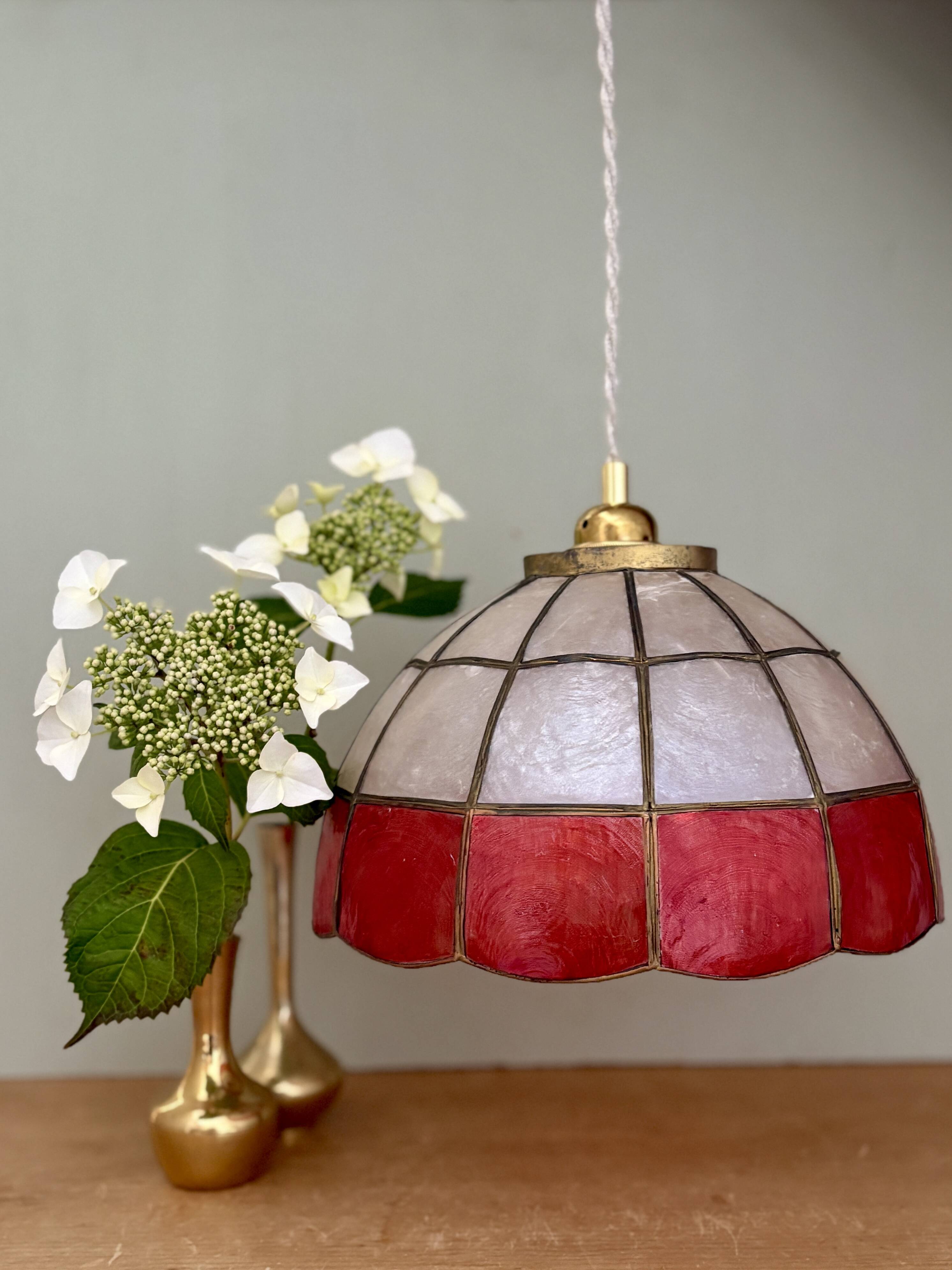Suspension vintage en nacre rouge et blanche