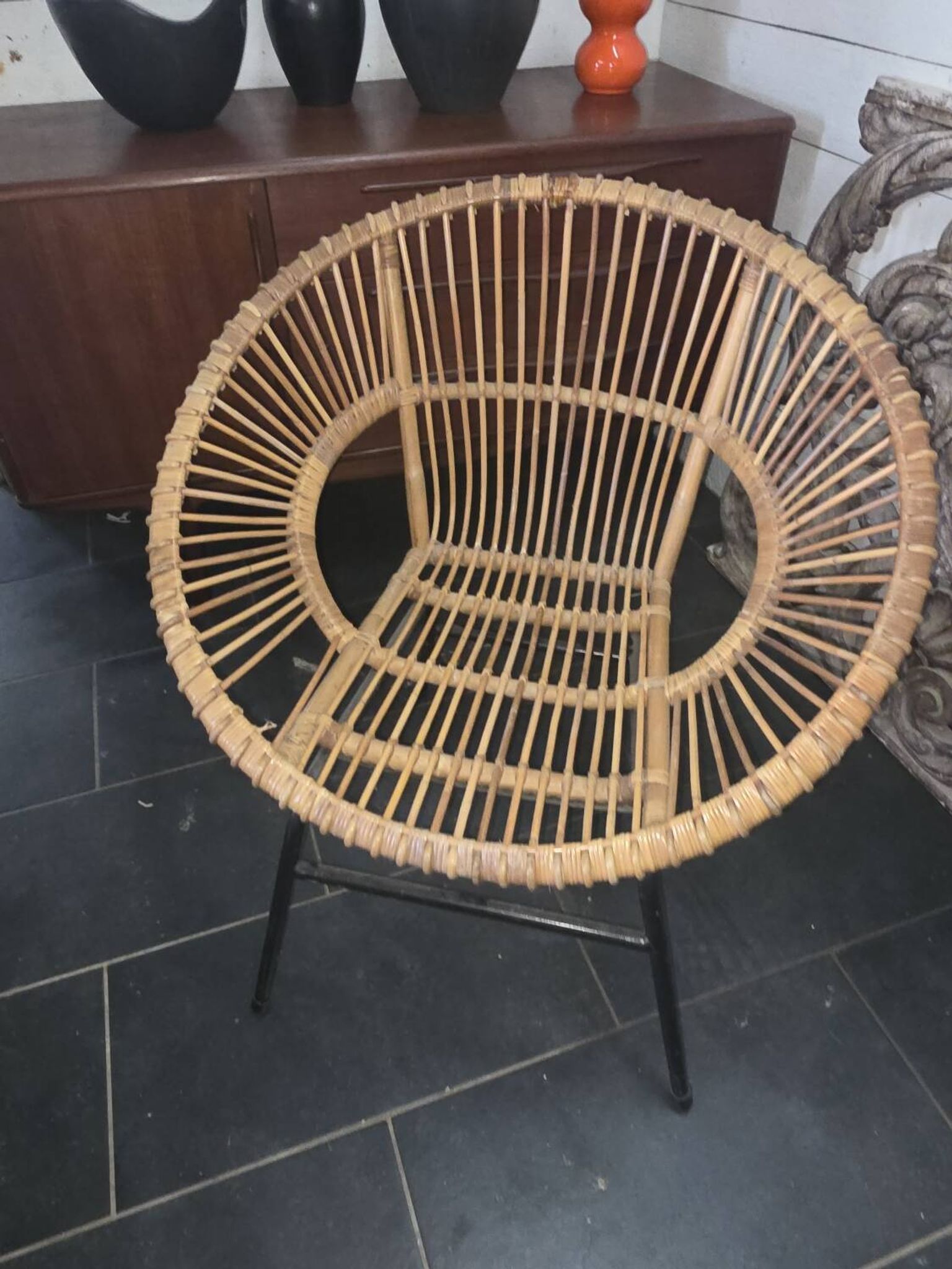 Vintage 70s rattan and metal sun lounger