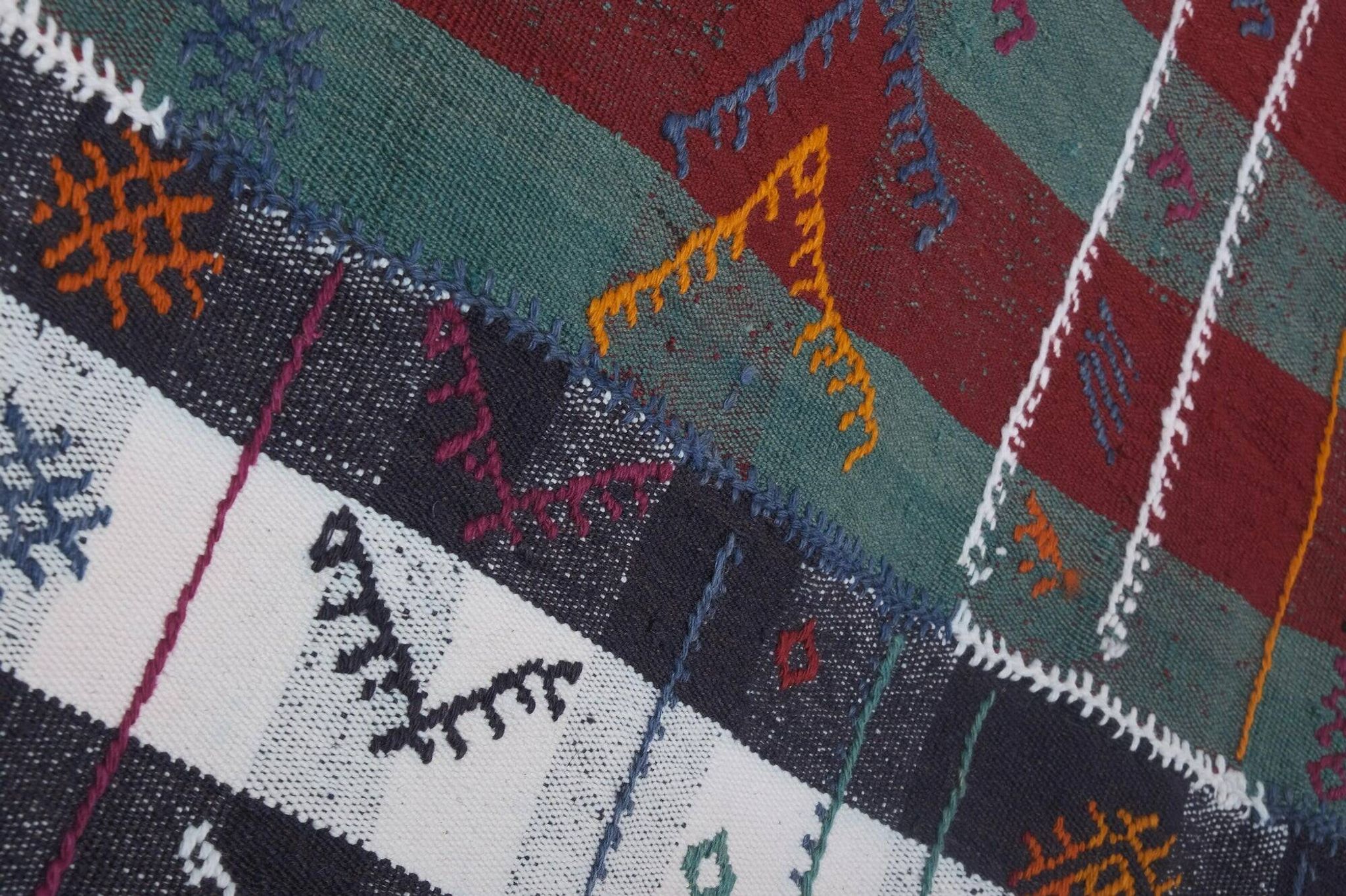 Vintage Turkish kilim, handwoven, 149x263 cm.