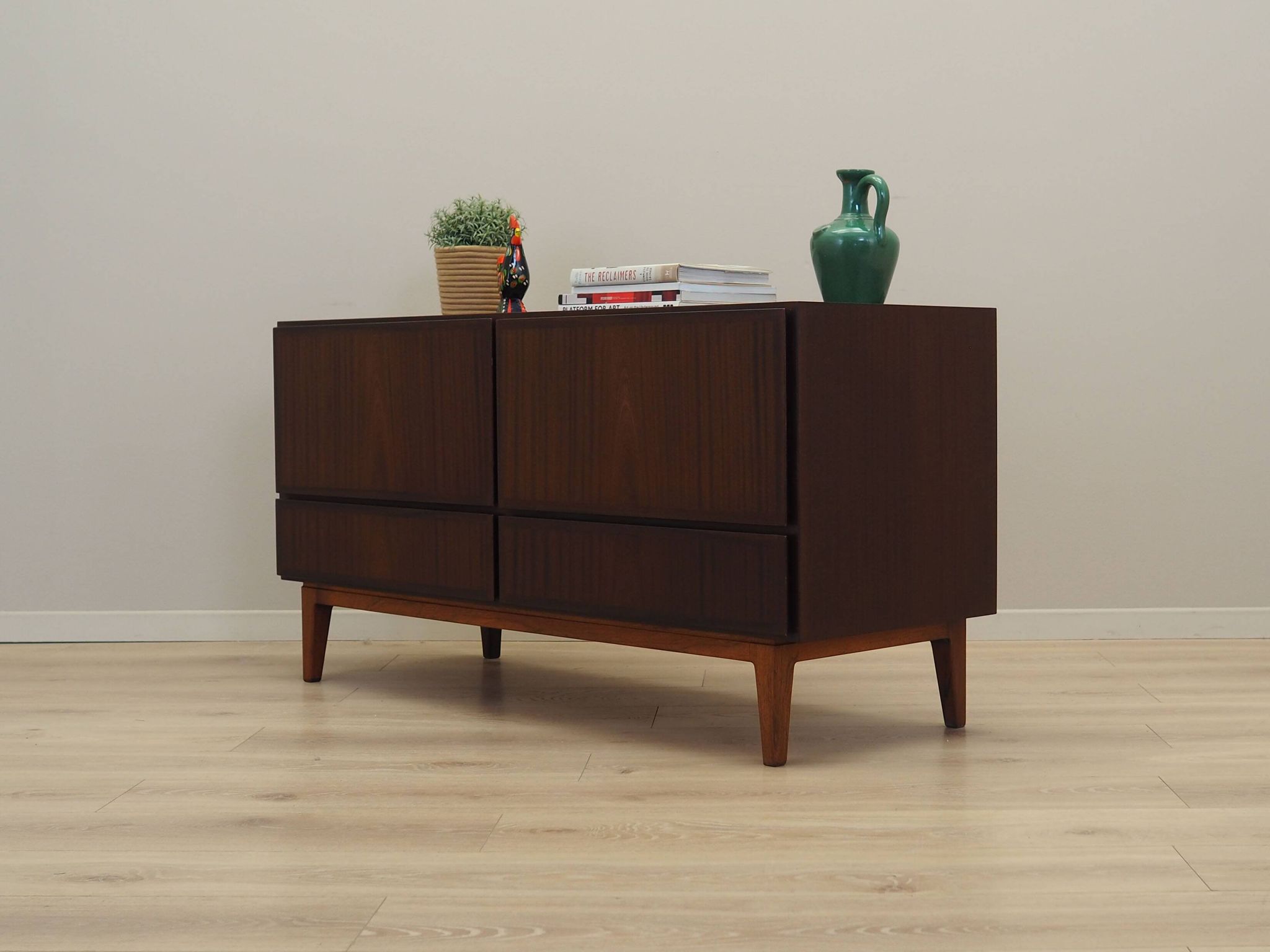 Commode en acajou, design danois, années 1970, éditeur : Omann Jun