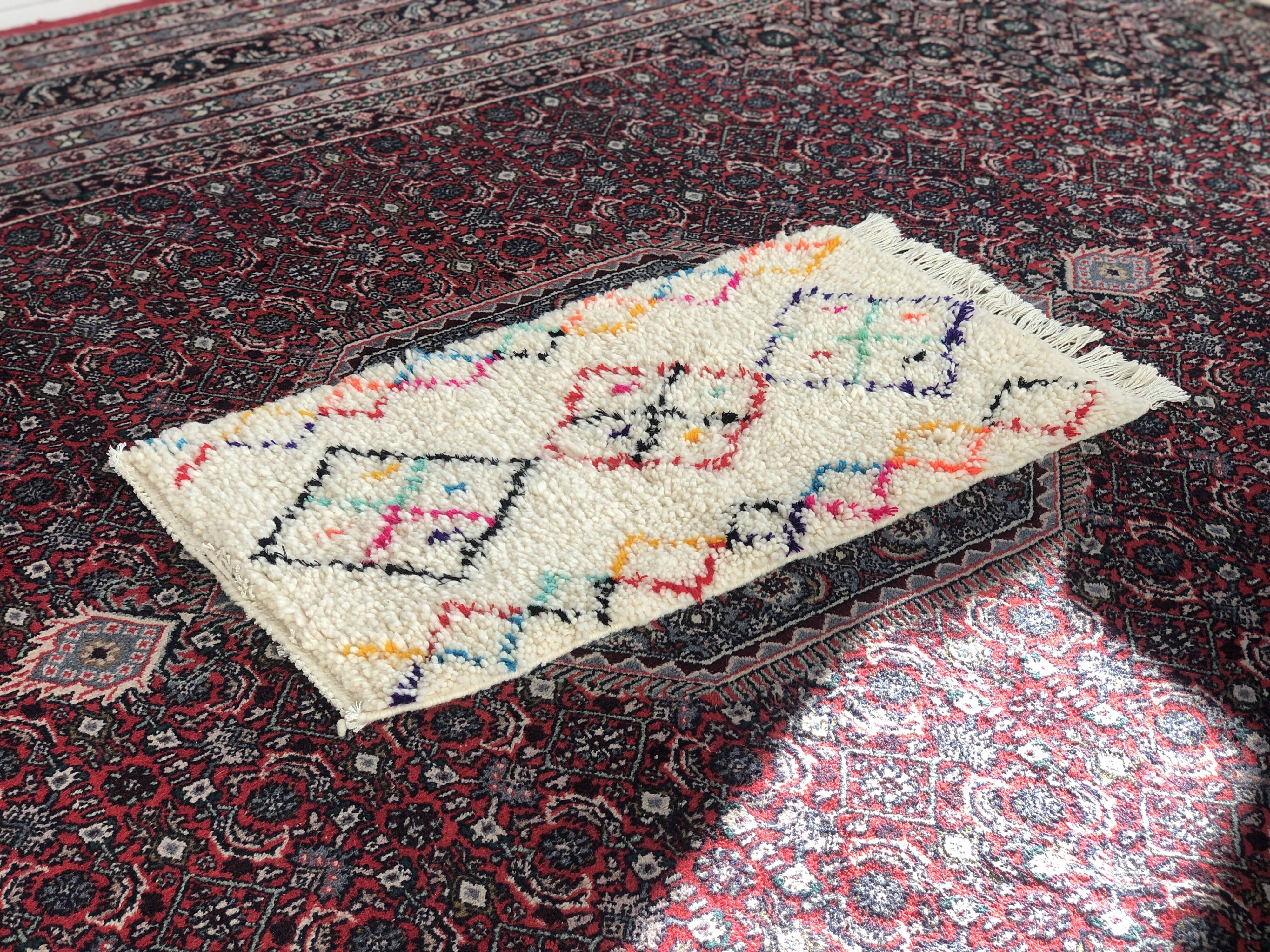 Berber carpet and original azilal pattern - 100x54cm