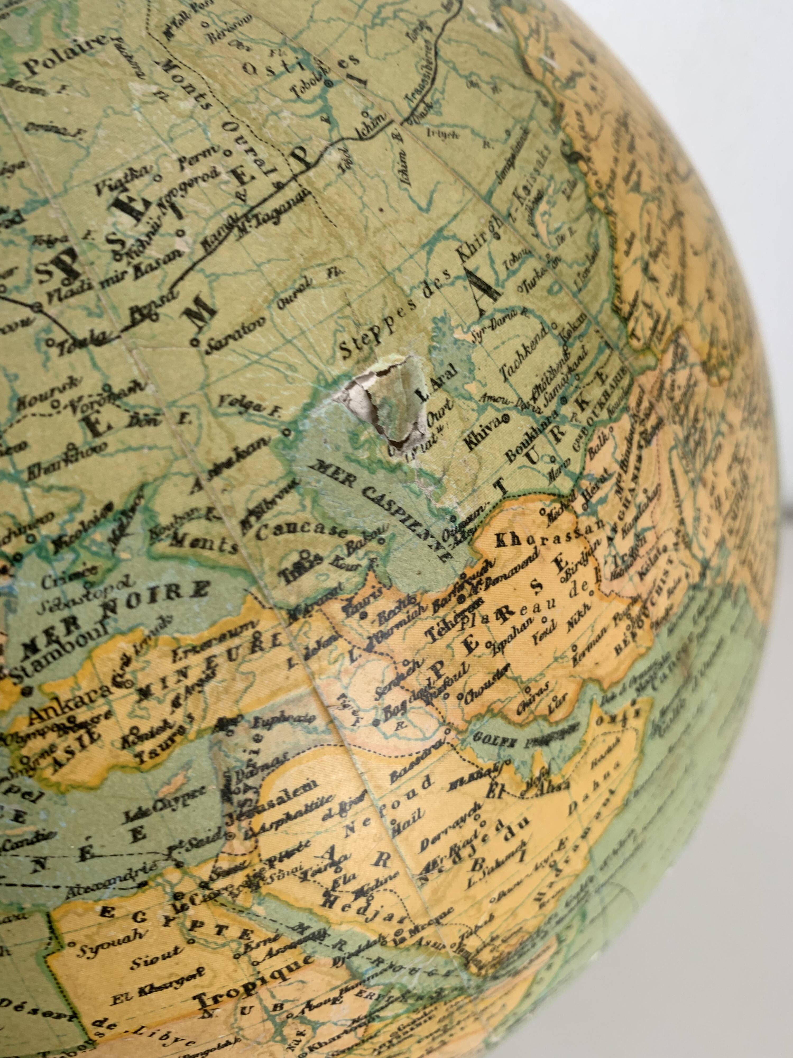 Vintage 1900 terrestrial globe by Bertaux and Thomas in plaster
