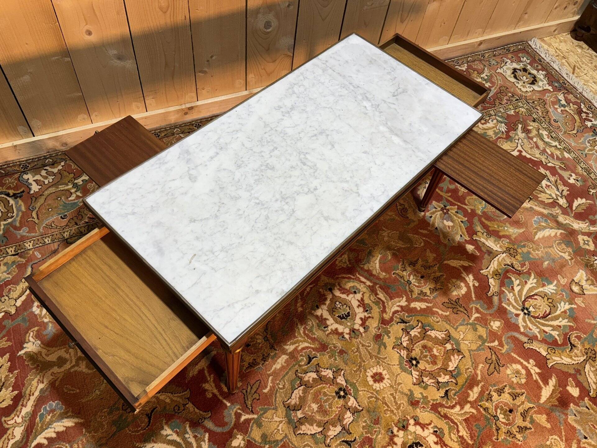 Table basse de style Louis XVI en merisier en marbre de Carrare