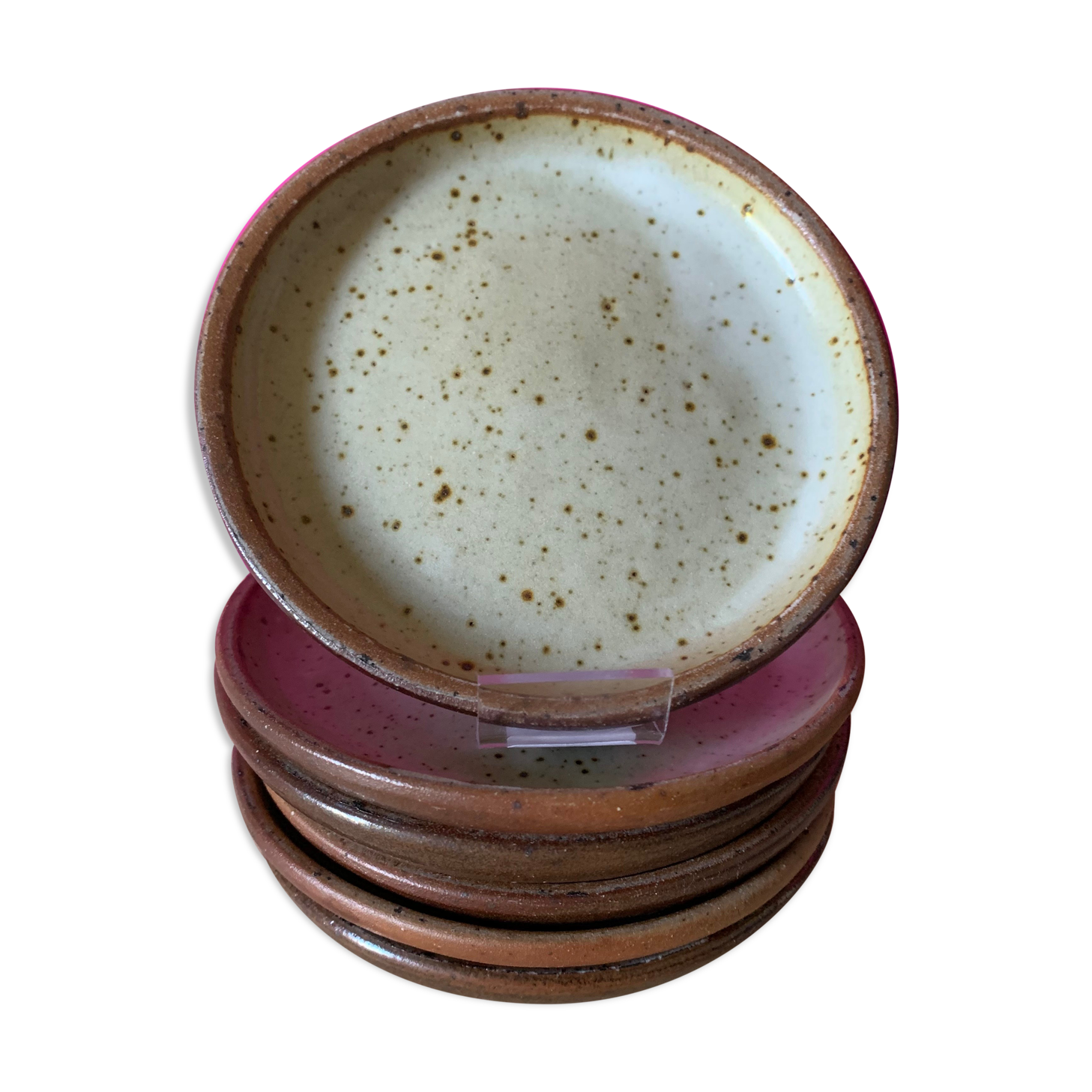 6 stoneware plates