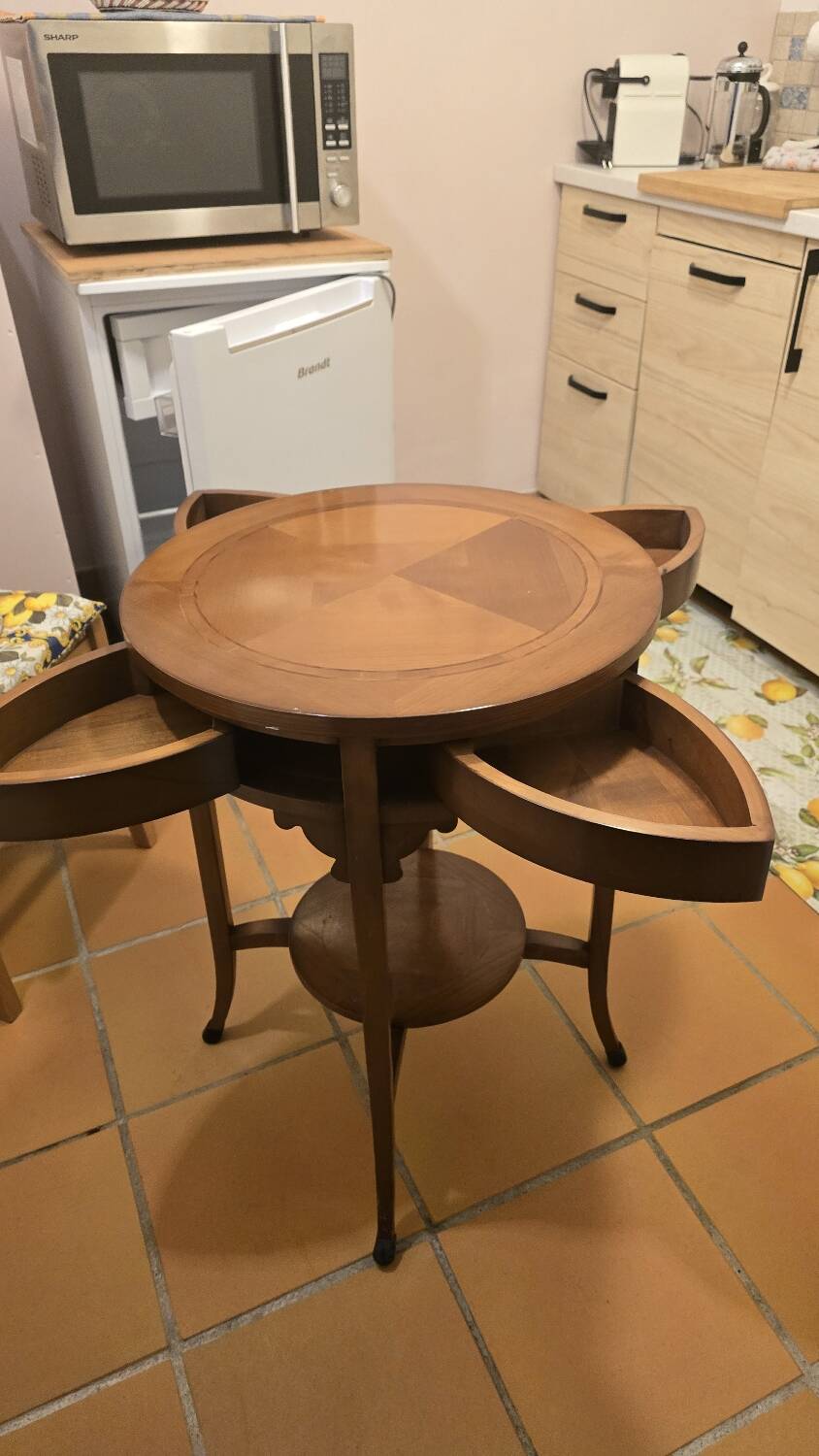 Pedestal Swivel Table with marquetry top