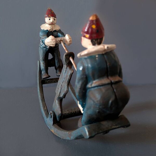 Jouet ancien ''Bascule aux clowns en fonte peinte'' années 1930