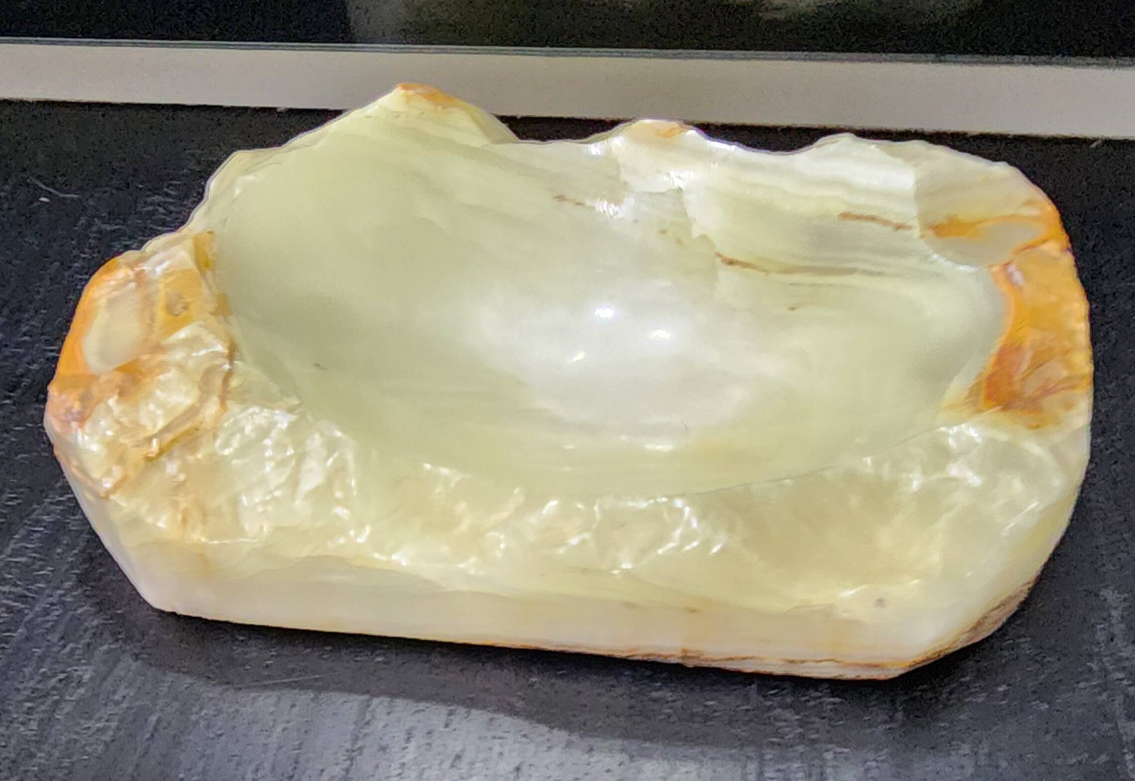 Vintage table lighters + 2 onyx ashtrays – decorative set