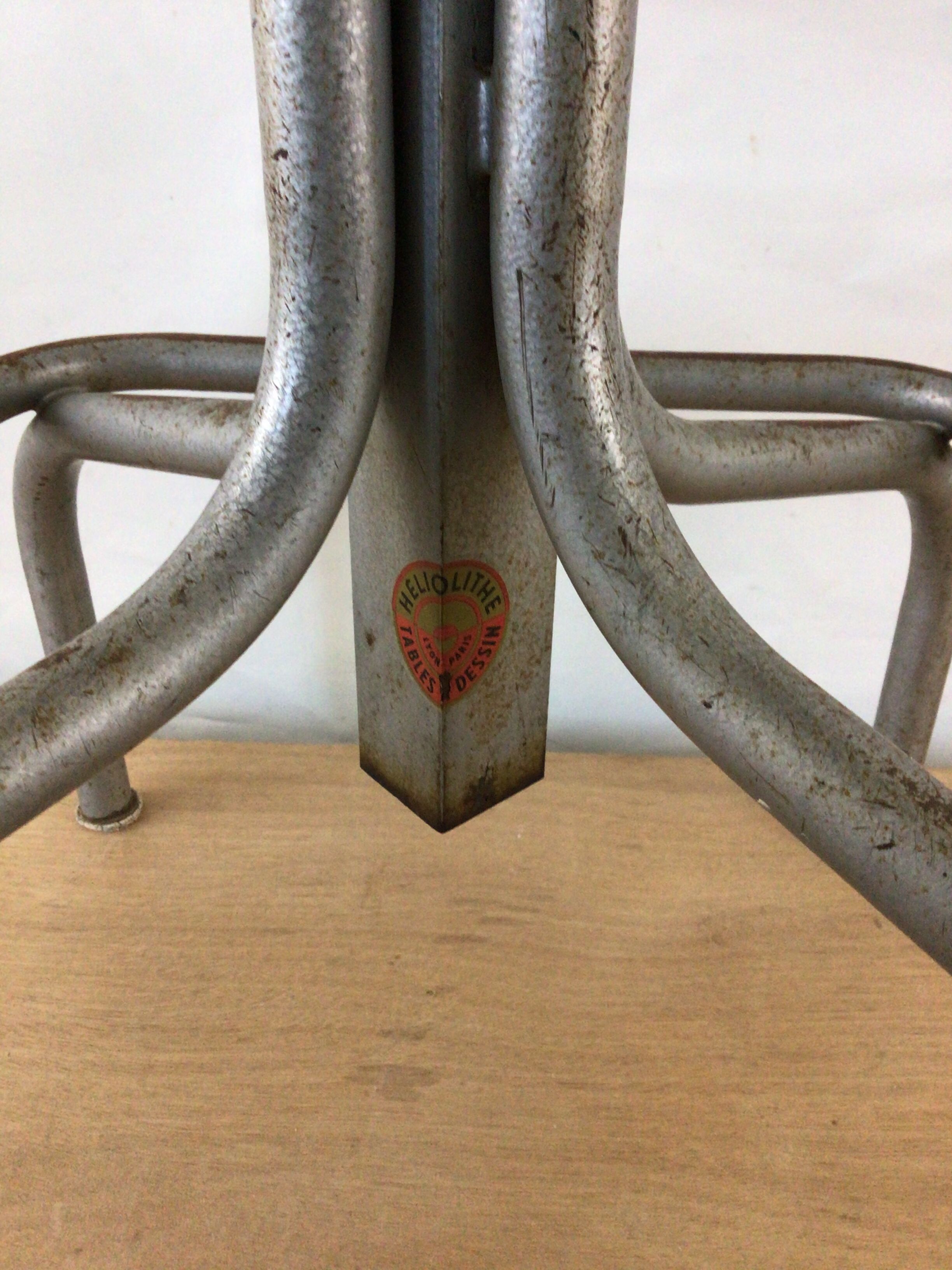 Industrial taboo draughtsman Heliolithe