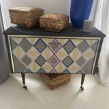Bar on wheels