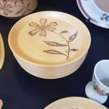 10 stoneware dinner plates