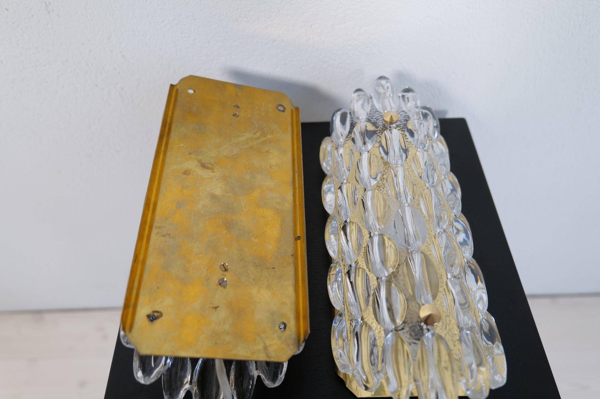 Appliques murales en cristal en forme de goutte moderne du milieu du siècle Orrefors par Carl Fagerlund