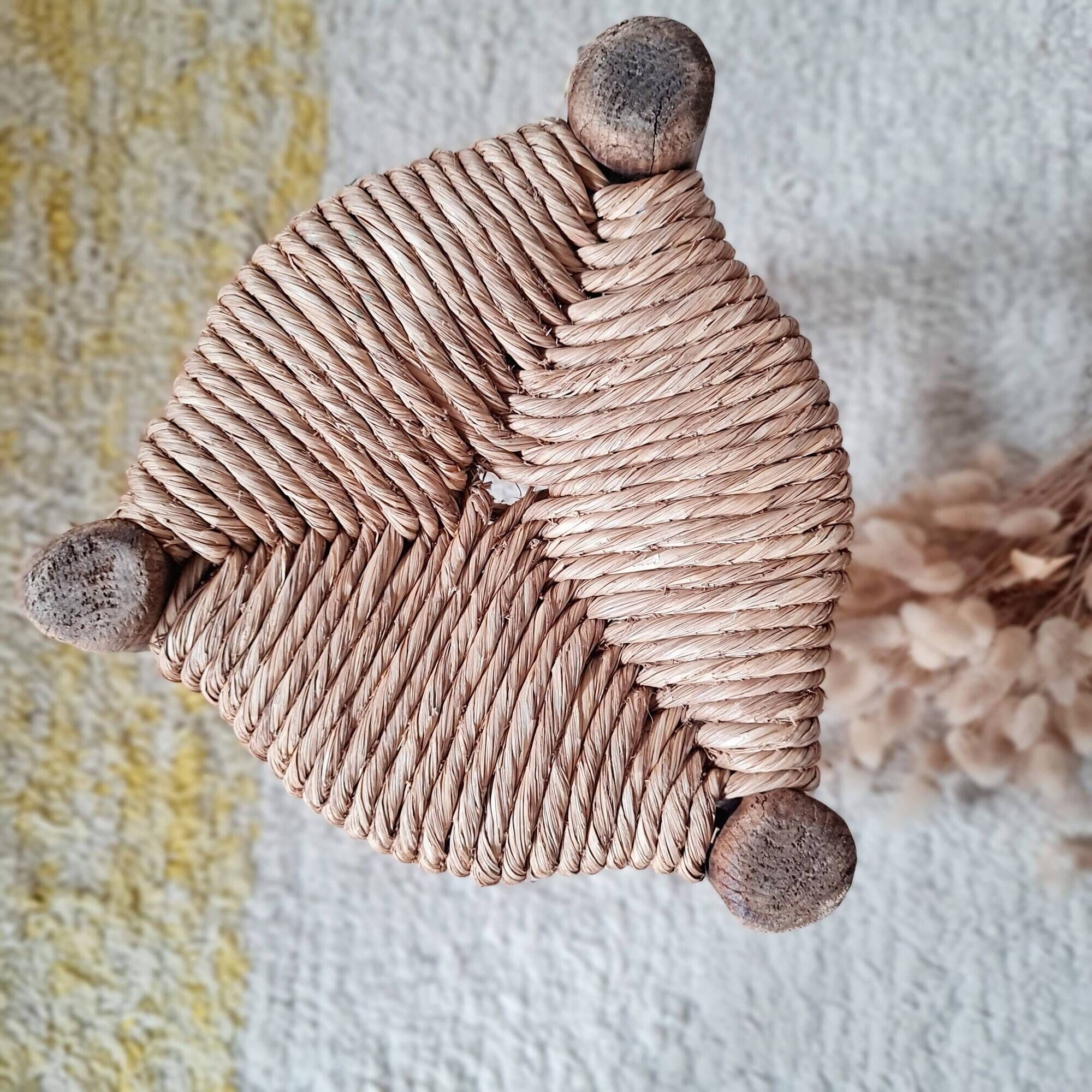 Small stool in wood and straw
